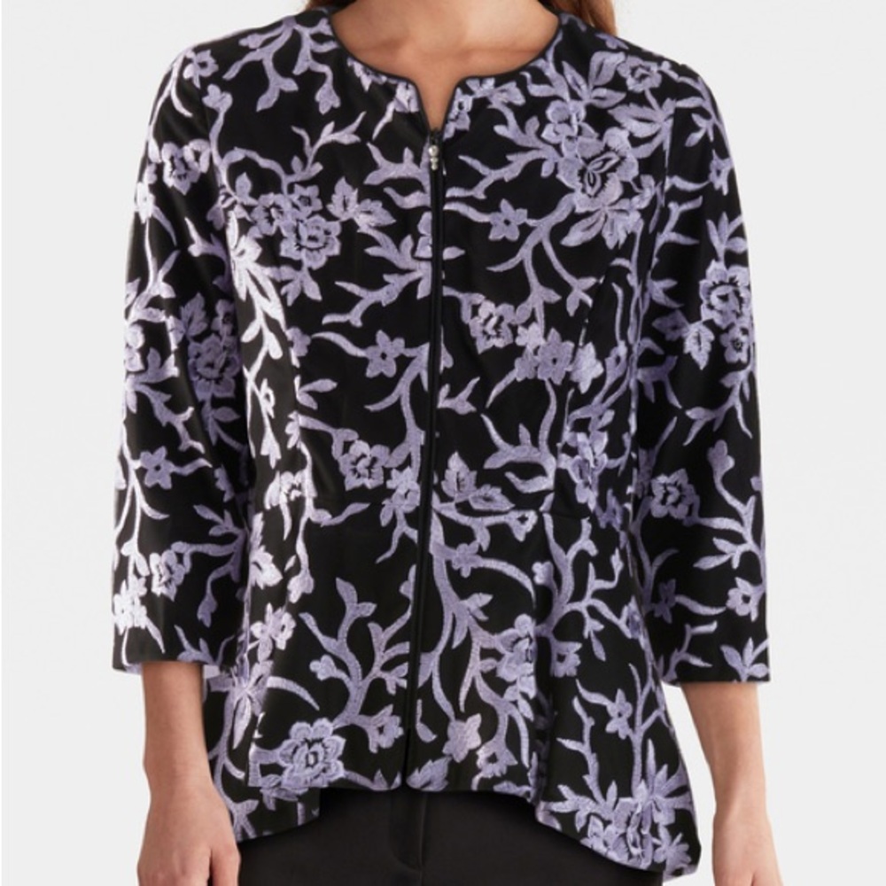 Floral Embroidered 3/4 Sleeve Jacket